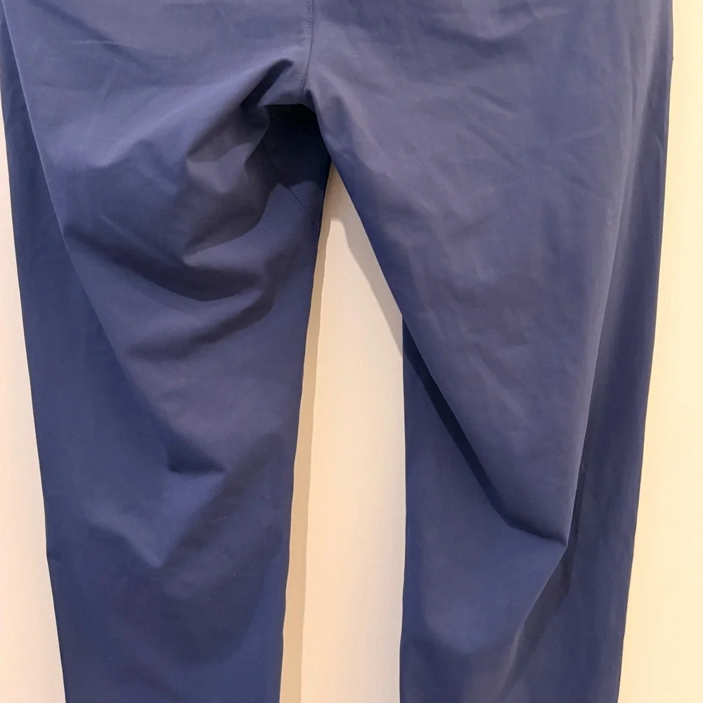 Quince ProTech Golf Pants Wavecrest Performance UPF50‎ Travel Navy 33x32 NWOT